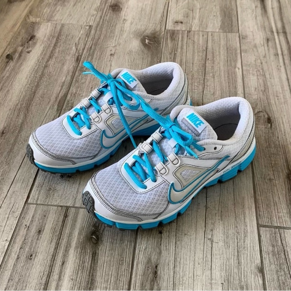 NIKE Dual Fusion Womens Blue White Athletic Running Sneaker Shoes 7.5